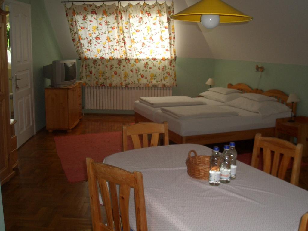 Apartments-Mini-Hotel Csongrád Pokój zdjęcie