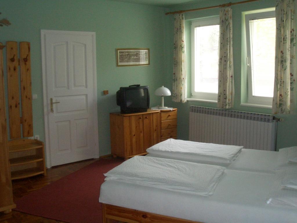 Apartments-Mini-Hotel Csongrád Pokój zdjęcie